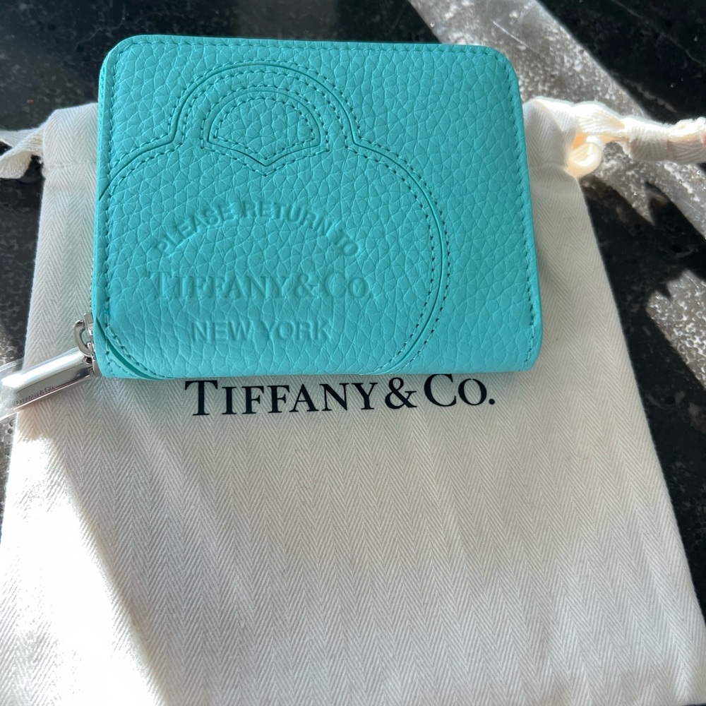 NEW Tiffany & Co.  Wallet never used. Comes with original dust bag.